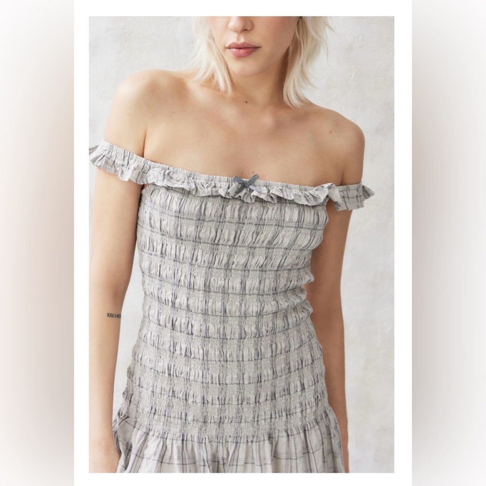 Urban Outfitters Strapless Gray Dress